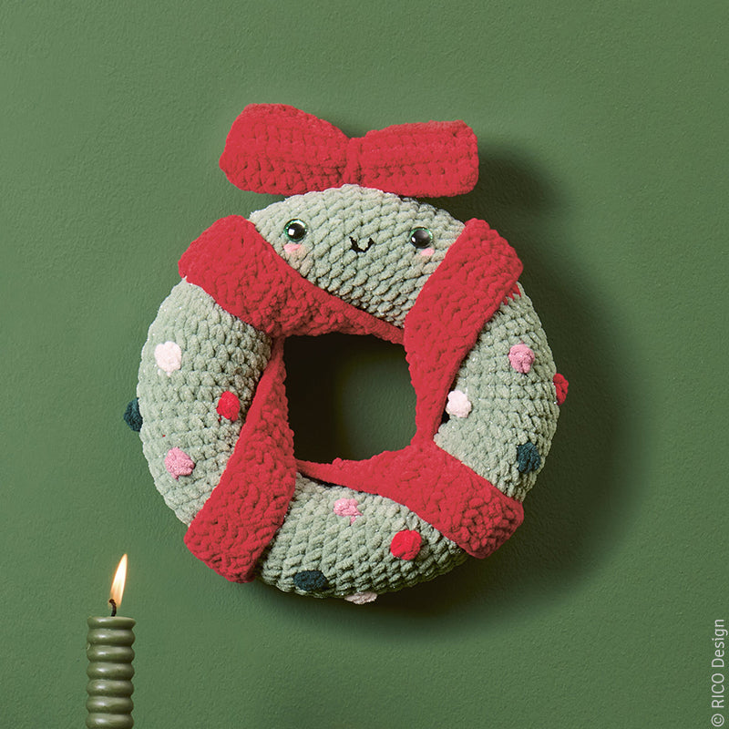 Gehäkelter Weihnachtskranz "Chenillove & Chenillove Sparkle" 109362.3